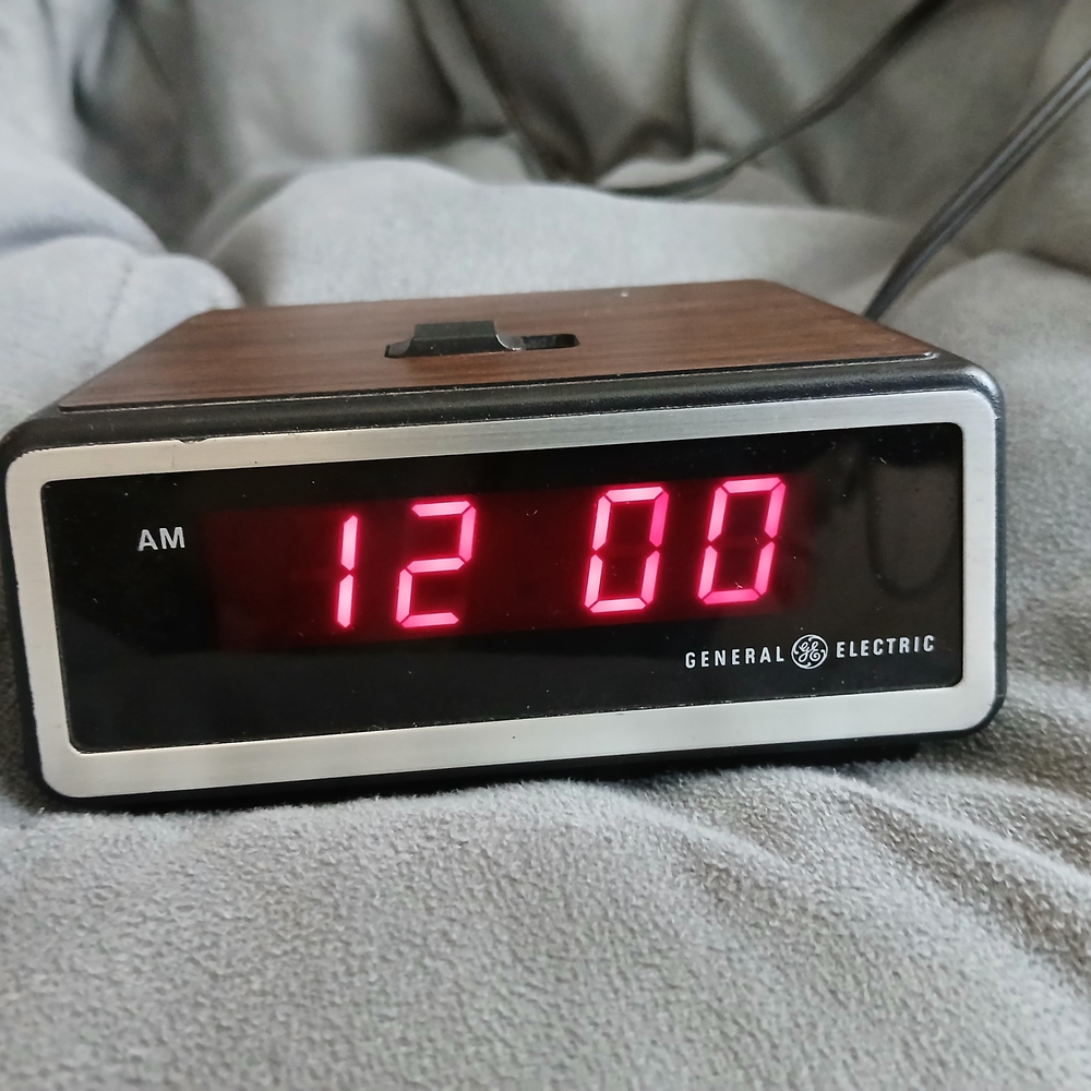 Vintage General Electric Digital Alarm Clock